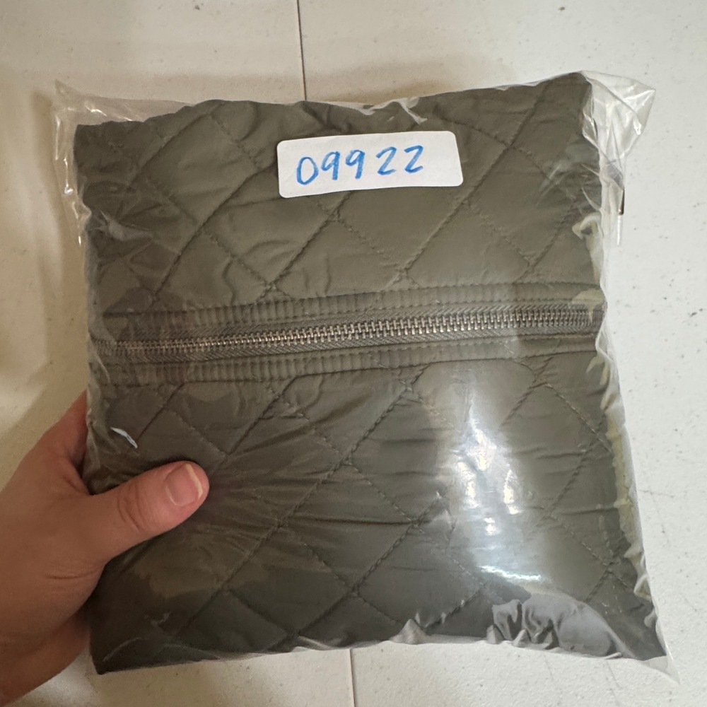 Brooks Brothers Red Fleece Vest Mens XL Olive Green Quilted Thermore Insulated - Picture 7 of 8